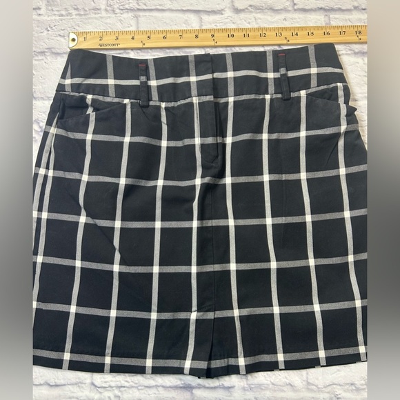 Tommy Hilfiger Black and White Plaid Mini Skirt. Preppy. Academia. Size 12. - Picture 5 of 9